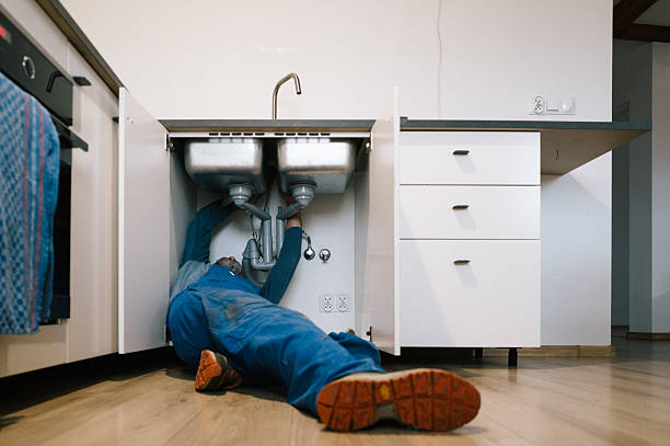 Professional Plumbing technician working in Mozelle, KY